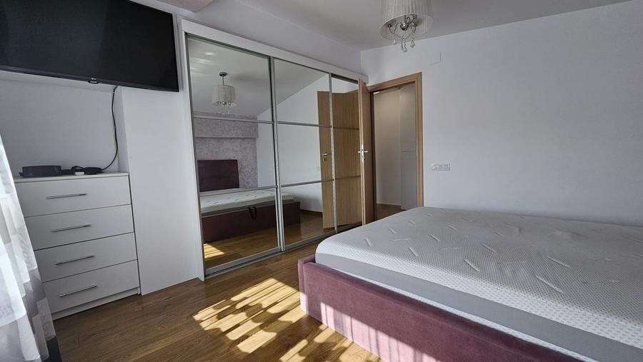 Apartament cu 3 camere decomandat în 1 Decembrie 1918