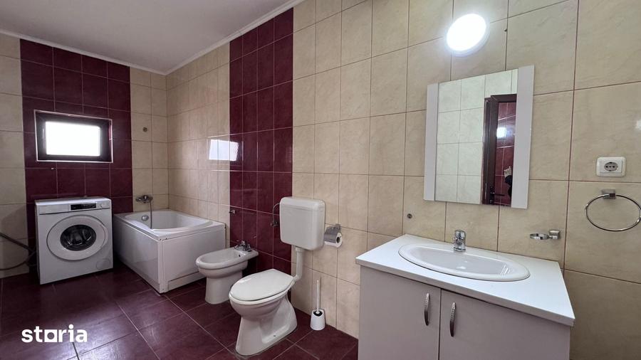 Casă cu 5 camere cu Teren 450 Mp în Central