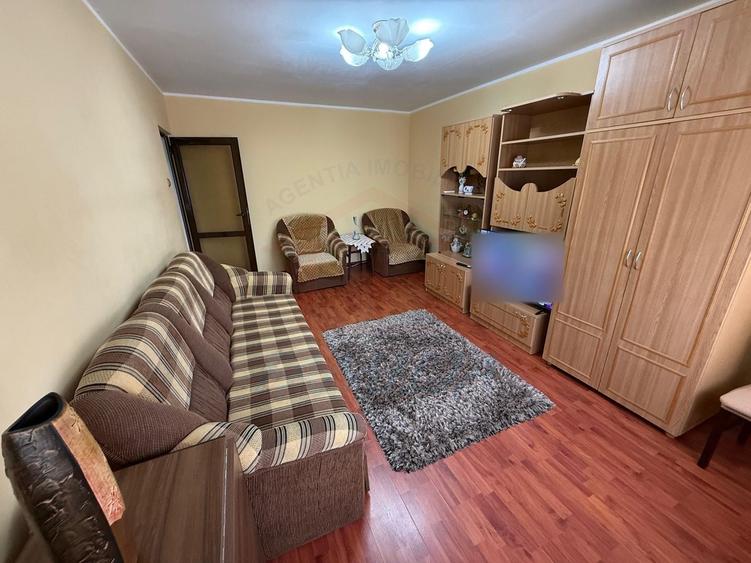 Apartament cu 3 camere decomandat, mobilat în I. C. Frimu