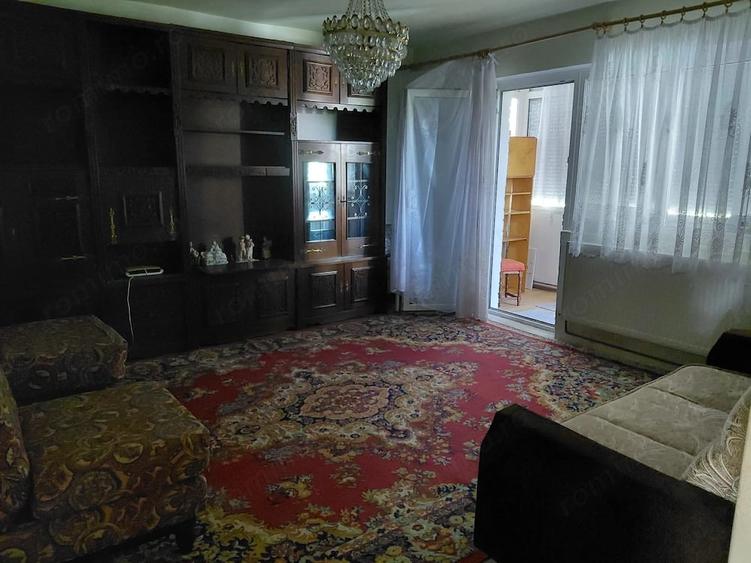 Apartament cu 3 camere decomandat în Complex Studențesc