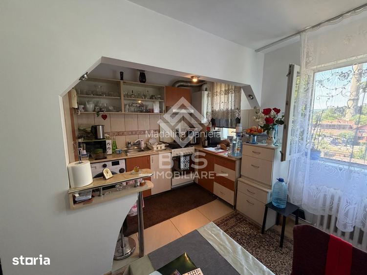 Apartament de vanzare 3 camere - zona Decebal
