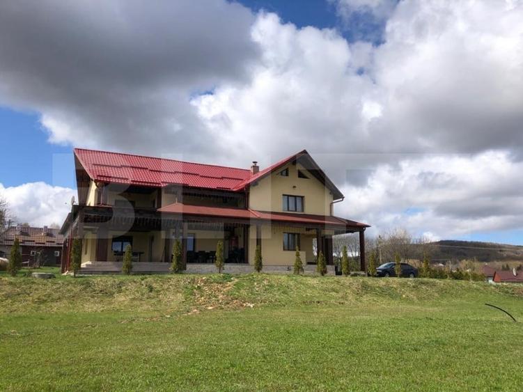 Casă individuală cu 7 camere cu Teren 7500 Mp în Exterior Vest
