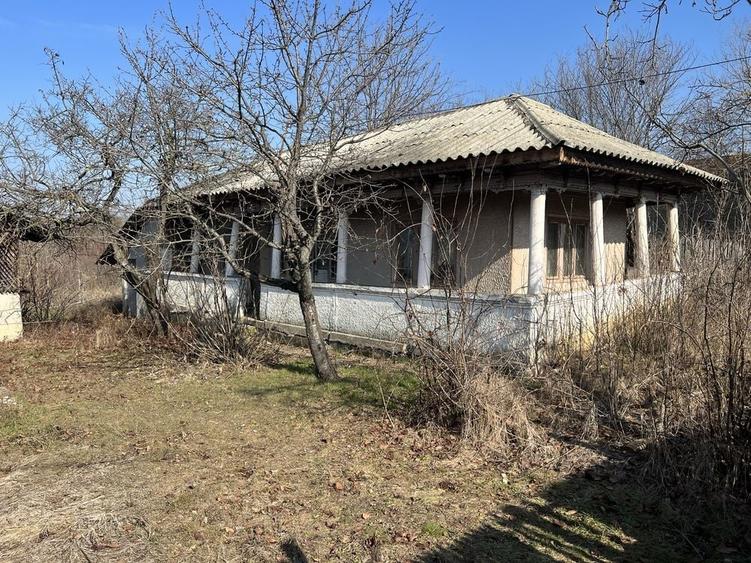Casă cu 3 camere în Călugăreni