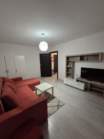Apartament cu 2 camere decomandat în Apărătorii Patriei