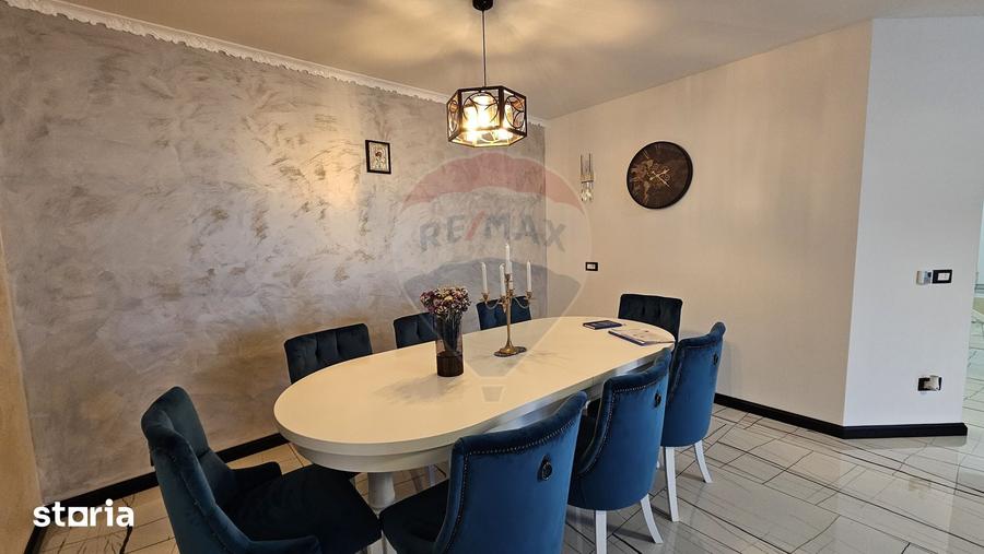 Casă cu 5 camere cu Teren 2500 Mp în Moara