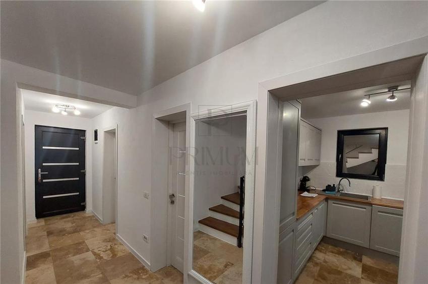 Duplex cu 5 camere cu Canalizare în Aeroport