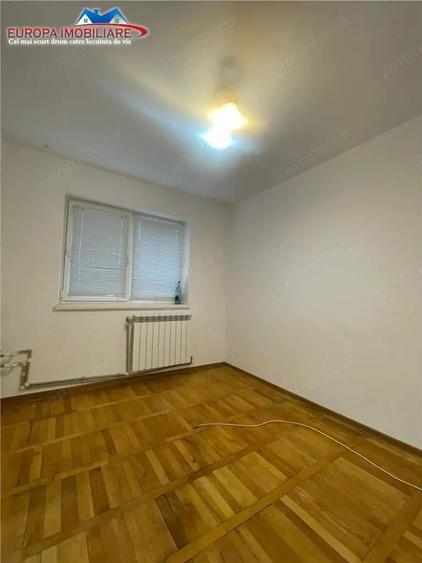 Apartament cu 4 camere în Spitalului