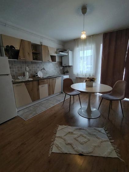 Apartament cu 2 camere semidecomandat în Florești