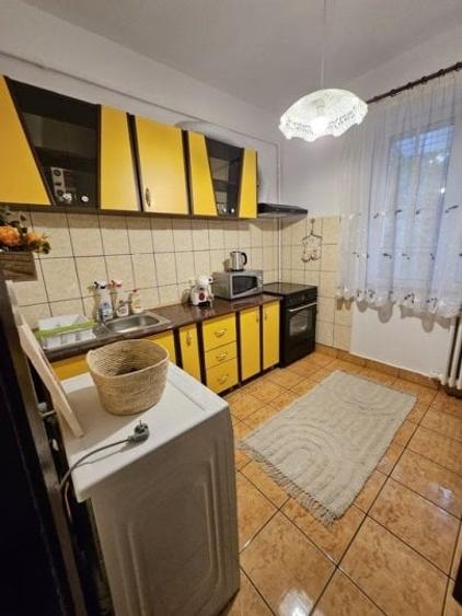 Apartament cu 2 camere decomandat, mobilat în P-ța Muncii