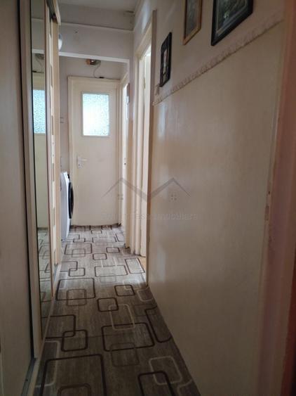 Apartament cu 4 camere semidecomandat în Alexandru cel Bun