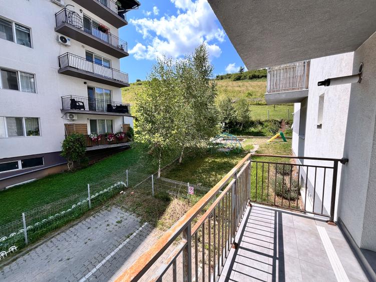 Apartament cu 3 camere semidecomandat în Florești
