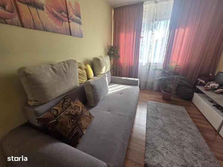 Vand 2 camere zona Astra cu vedere spre Tampa si aer conditionat - 1