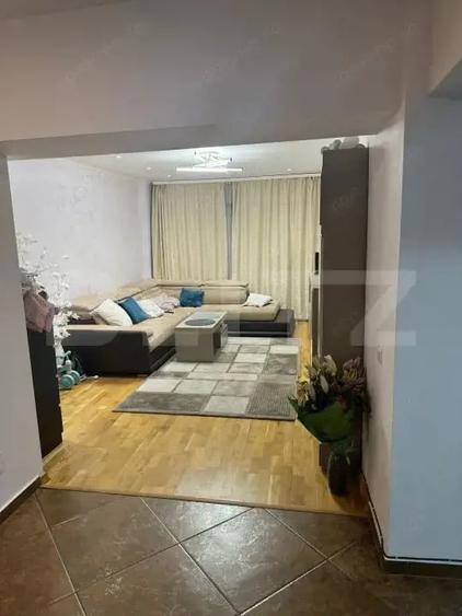 Apartament cu 4 camere decomandat, mobilat în Central