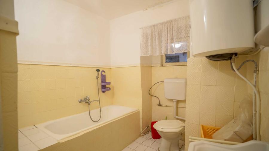 Casă cu 4 camere decomandat în Racoș