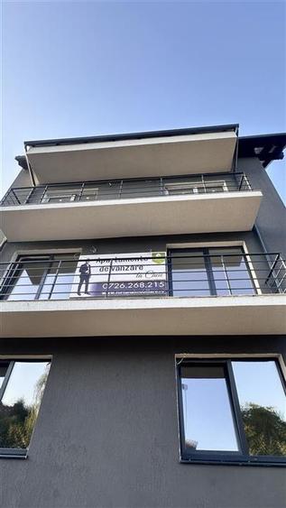 Apartament cu 3 camere decomandat în Tractorul