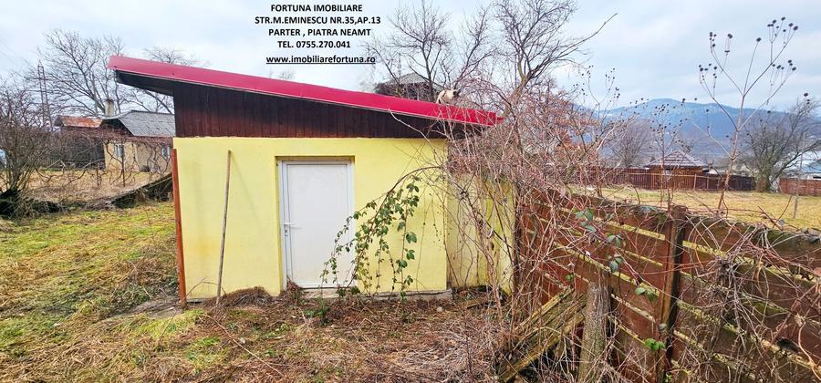 Casă cu 3 camere cu Teren 3506 Mp în Vest