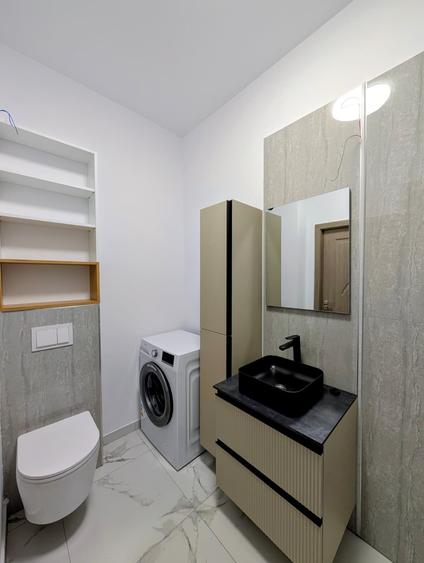 Apartament cu 3 camere semidecomandat în Florești
