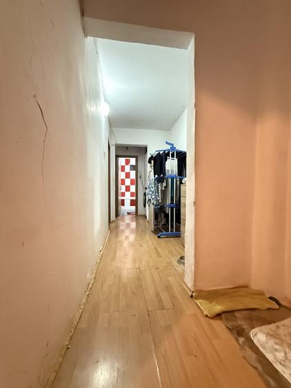 Apartament cu 3 camere decomandat, mobilat în Girocului