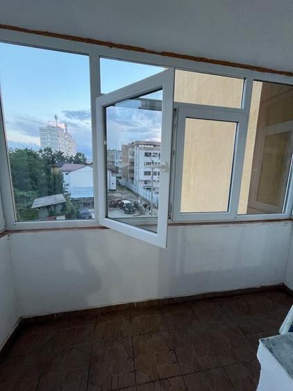 Apartament cu 3 camere decomandat în Uiasca