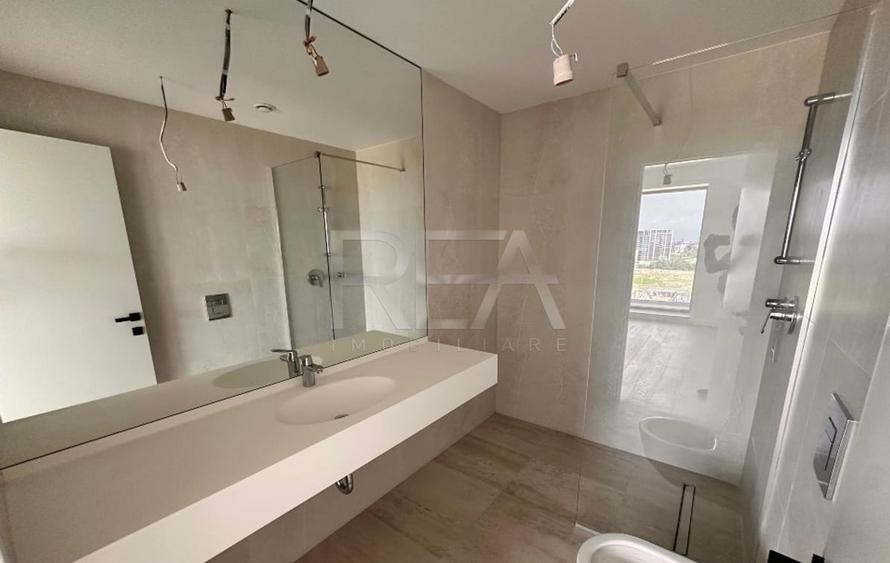 Apartament cu 3 camere semidecomandat în Aviației