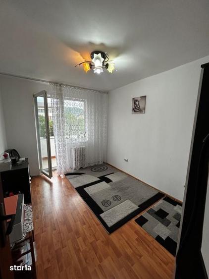 Apartament cu 4 camere decomandat în Republicii