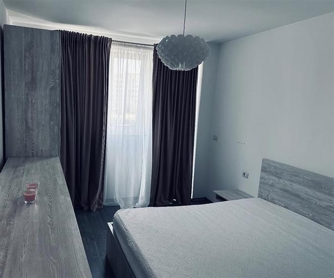 Apartament cu 3 camere decomandat, mobilat în Aradului