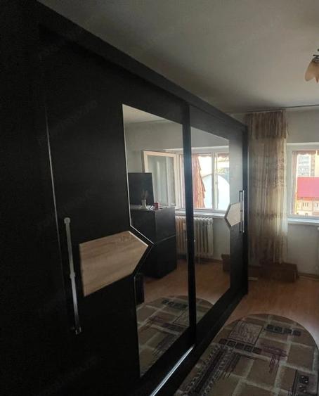 Apartament cu 3 camere decomandat în Valea Rosie