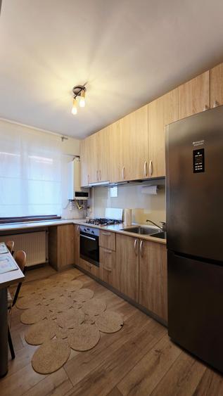 Apartament cu 2 camere semidecomandat, mobilat în Nord