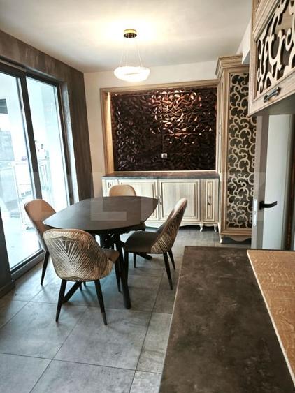 Apartament cu 3 camere decomandat, mobilat în Central