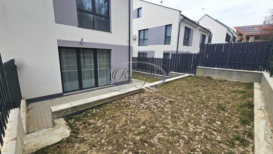 Duplex cu 5 camere cu Canalizare în Iris