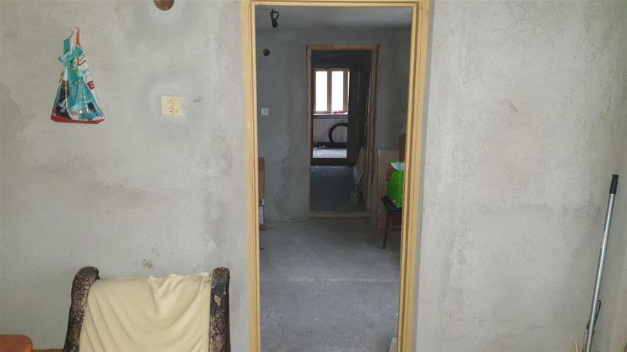 Casă cu 6 camere cu Teren 272 Mp în Central