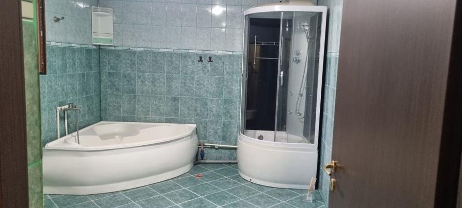Casă cu 4 camere în Costești