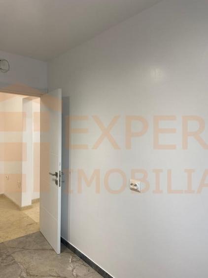 Apartament cu 2 camere decomandat în Casa de Cultură