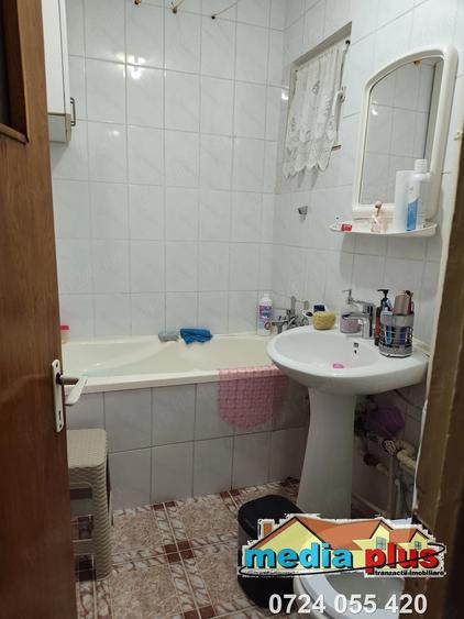 Apartament cu 2 camere decomandat în Micro 39