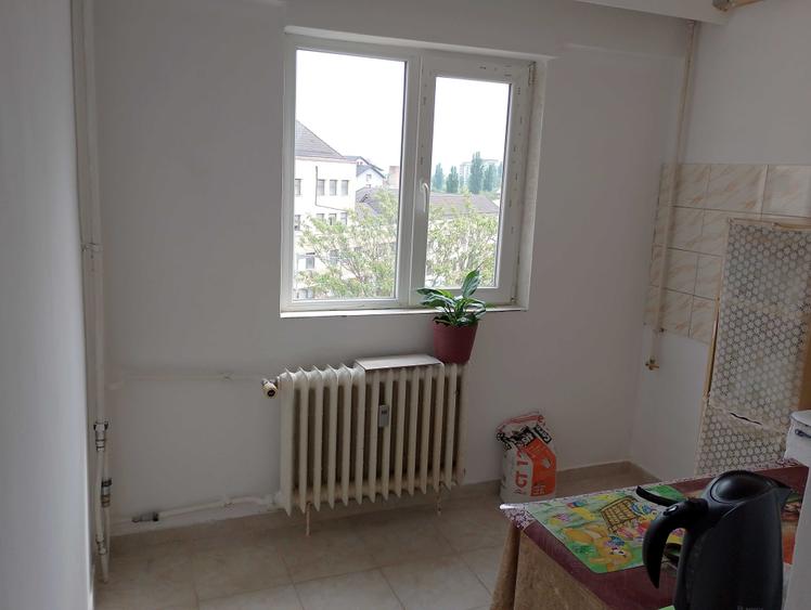 Garsonieră decomandată în Central