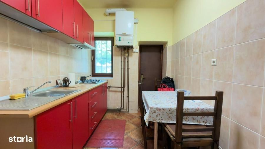 Apartament cu 3 camere decomandat în Central