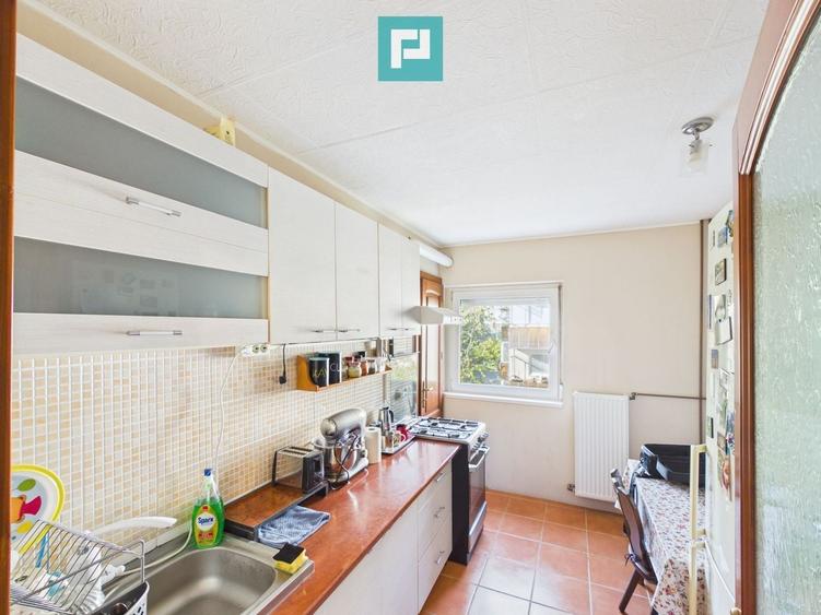 Apartament cu 3 camere decomandat, mobilat în Rogerius