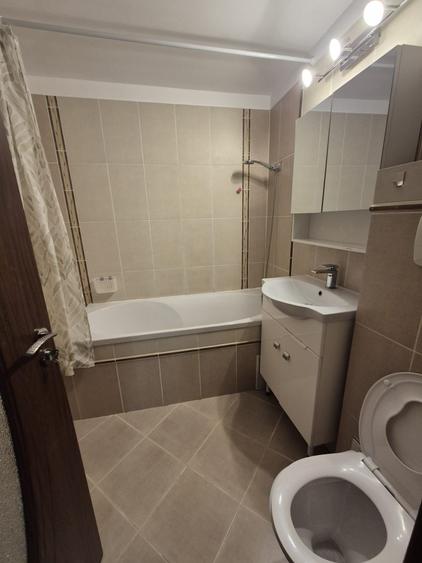 Apartament cu 3 camere decomandat în Rahova