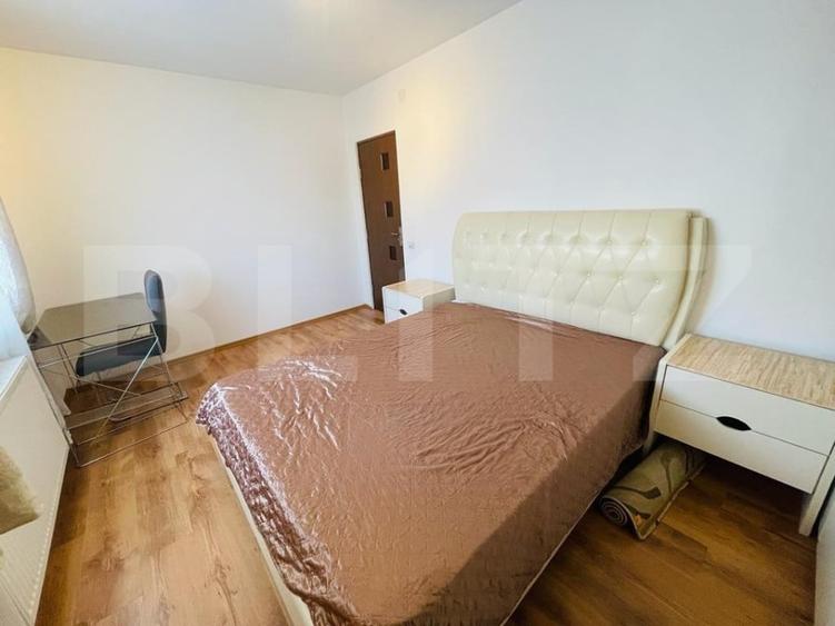 Apartament cu 3 camere semidecomandat, mobilat în Florești