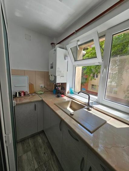Apartament cu 2 camere decomandat în Exterior Vest