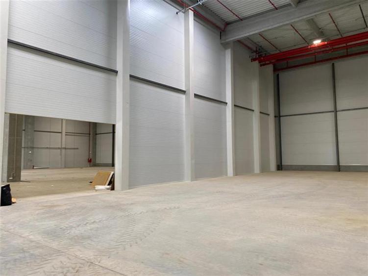 Spațiu industrial, de 2,380 mp, în Central