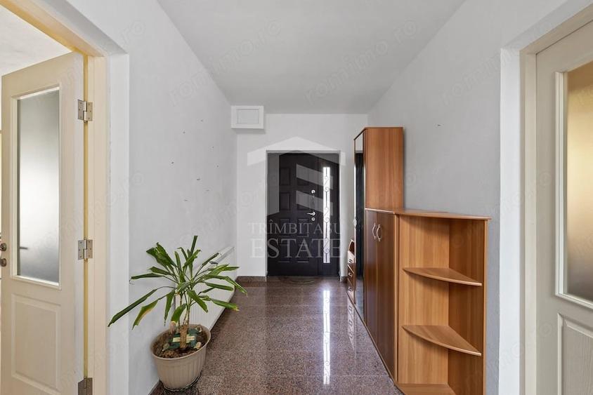 Casă cu 5 camere cu Teren 351 Mp în Grădiște