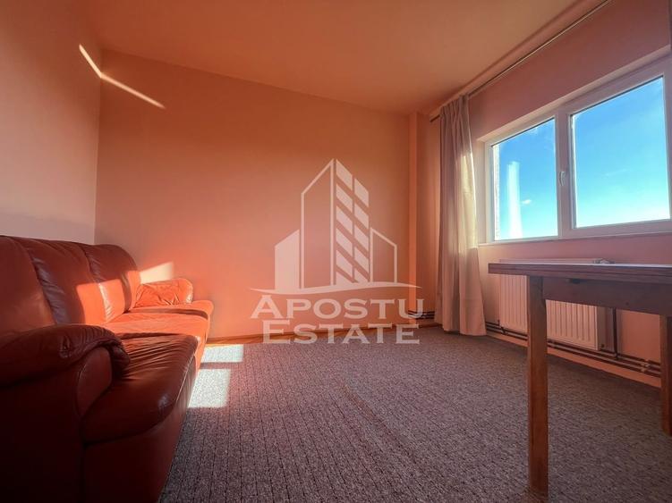 Apartament cu 4 camere decomandat, mobilat în Malul Mureșului
