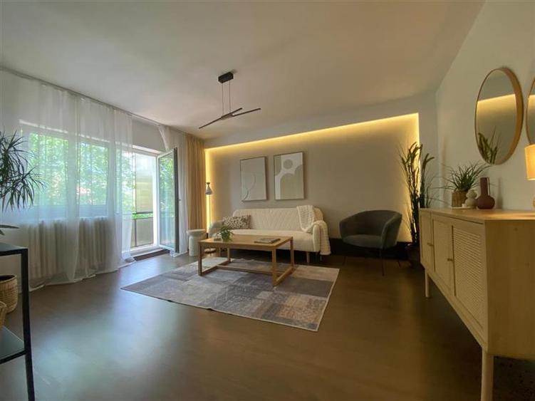 Apartament cu 4 camere semidecomandat, mobilat în Grigorescu