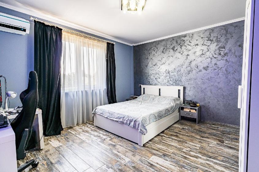 Casă individuală cu 5 camere cu Canalizare în Palazu Mare