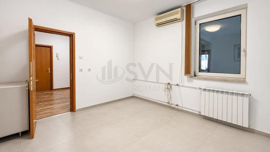 Apartament cu 8 camere decomandat în Kiseleff