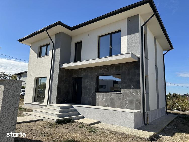 Casă cu 4 camere cu Teren 500 Mp în Podu Roș