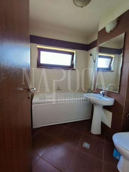 Casă individuală cu 9 camere cu Canalizare în Mănăștur