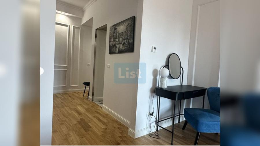 Apartament cu 4 camere decomandat în Victoriei