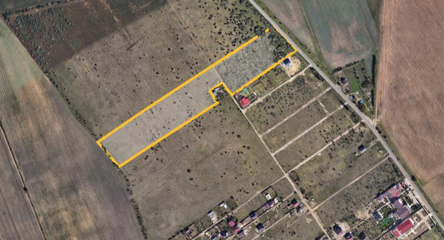 Teren intravilan de 29000 mp, în Perieni